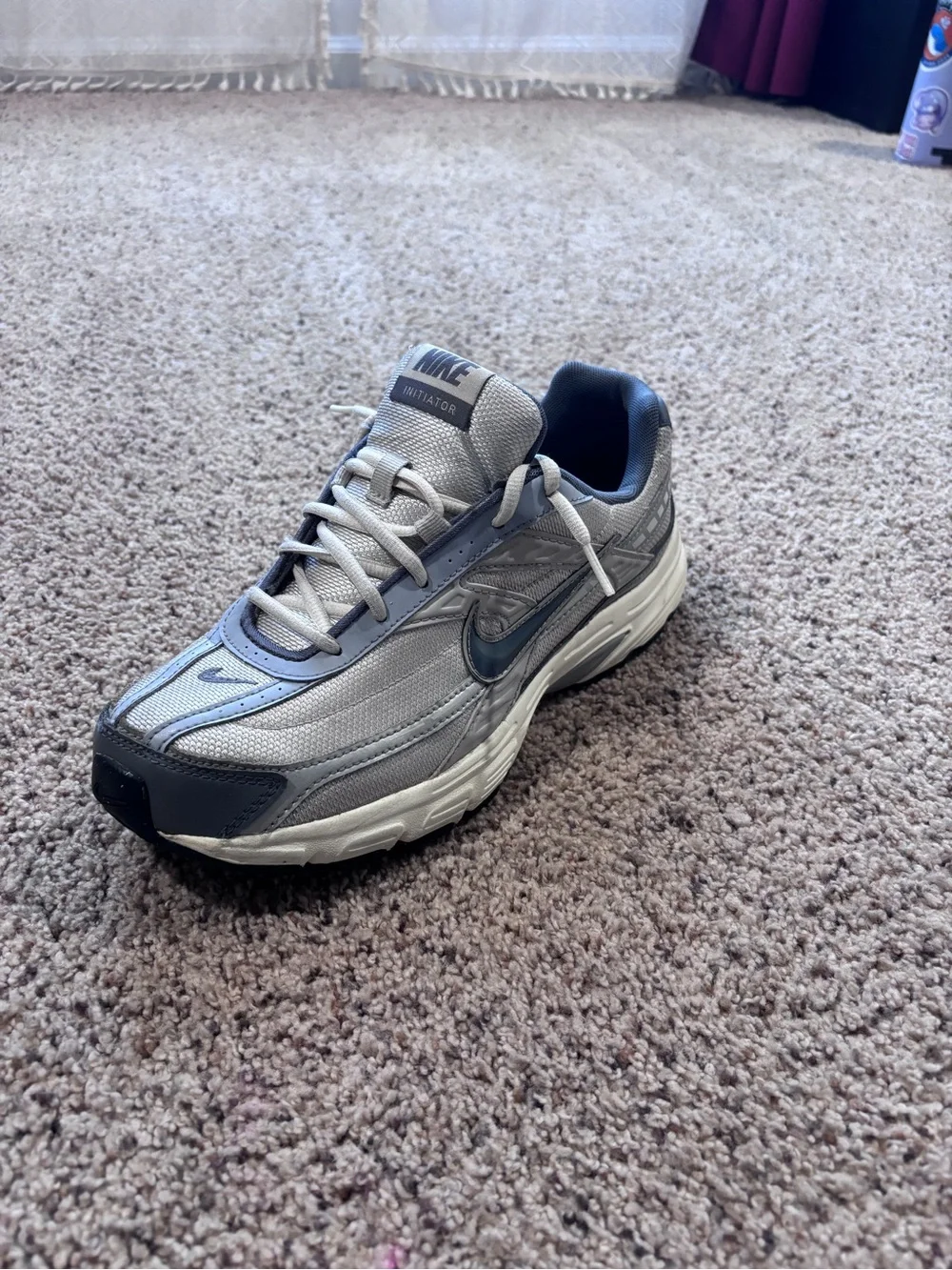 Nike classic silhouette